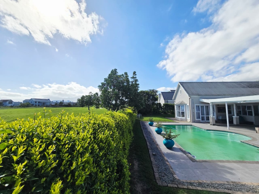 5 Bedroom Property for Sale in Kingswood Golf Estate Western Cape